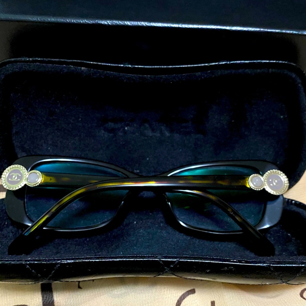 Authentic Chanel Frame - Picture 5 of 6